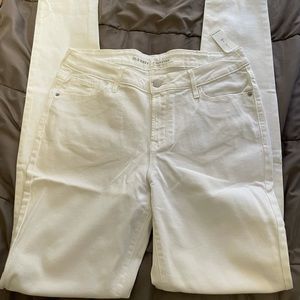 White skinny jeans from Old Navy